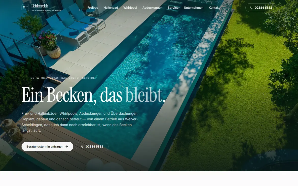 Entwurf einer Website für einen Schwimmbadbauer, Startseite mit Luftbild eines Pools
